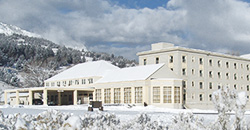 Mammoth Hot Springs Hotel